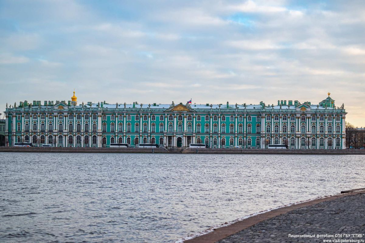 Эрмитаж до открытия с персональным гидом (VIP-экскурсия)