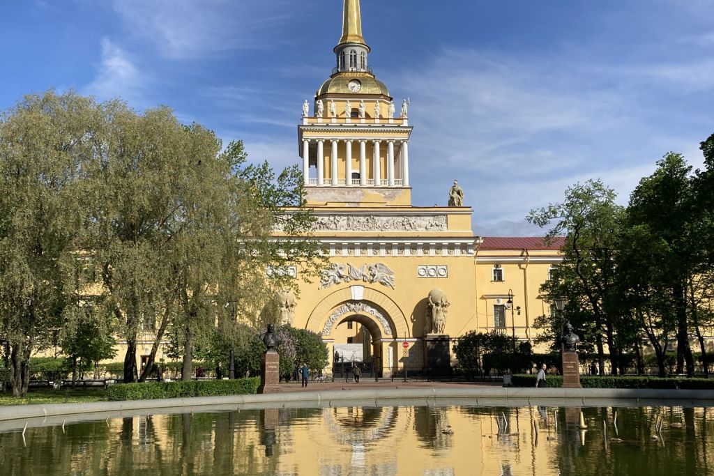 по Санкт-Петербургу