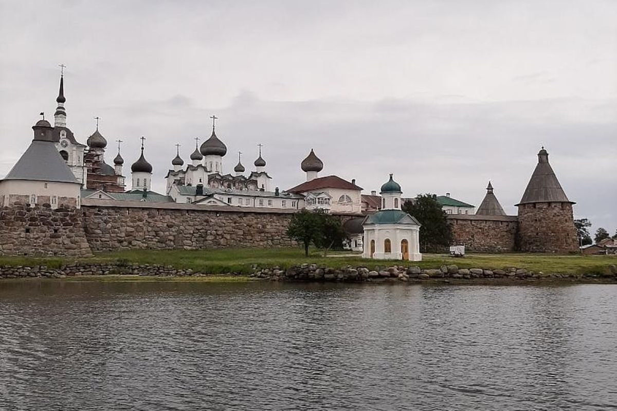 Из Петербурга на Соловки: крепость, белуги и дегустация мидий